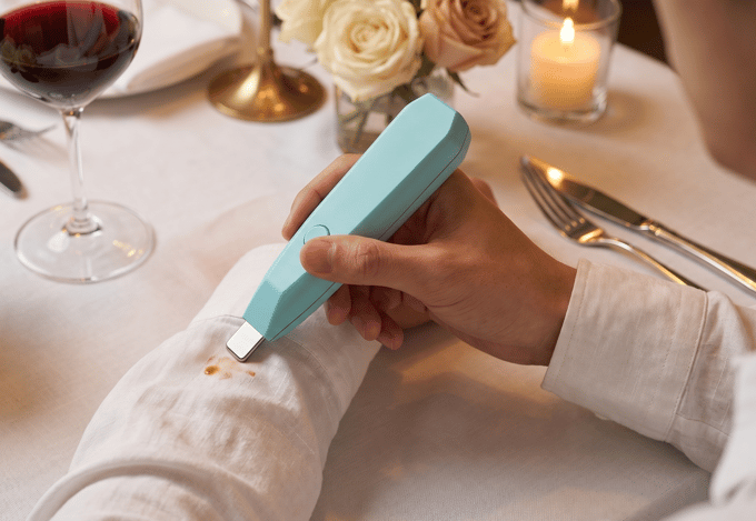 The First Pocket-sized Ultrasonic Stain Remover